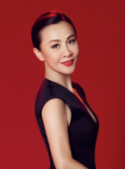 只穿内衣内裤的美女